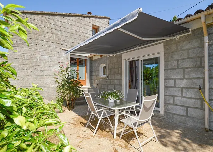 Nice Home In Petreto Bicchisano